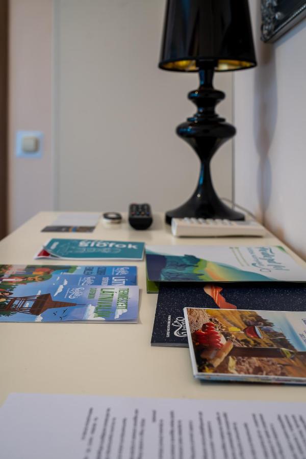 Accomo Apartmanhaz Шіофок Екстер'єр фото